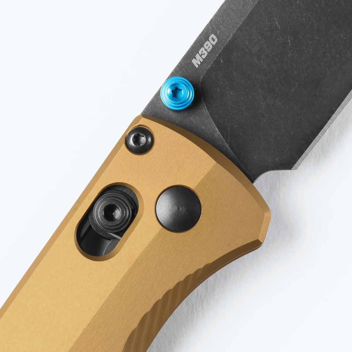Benchmade Bugout Burnt Brass Aluminum