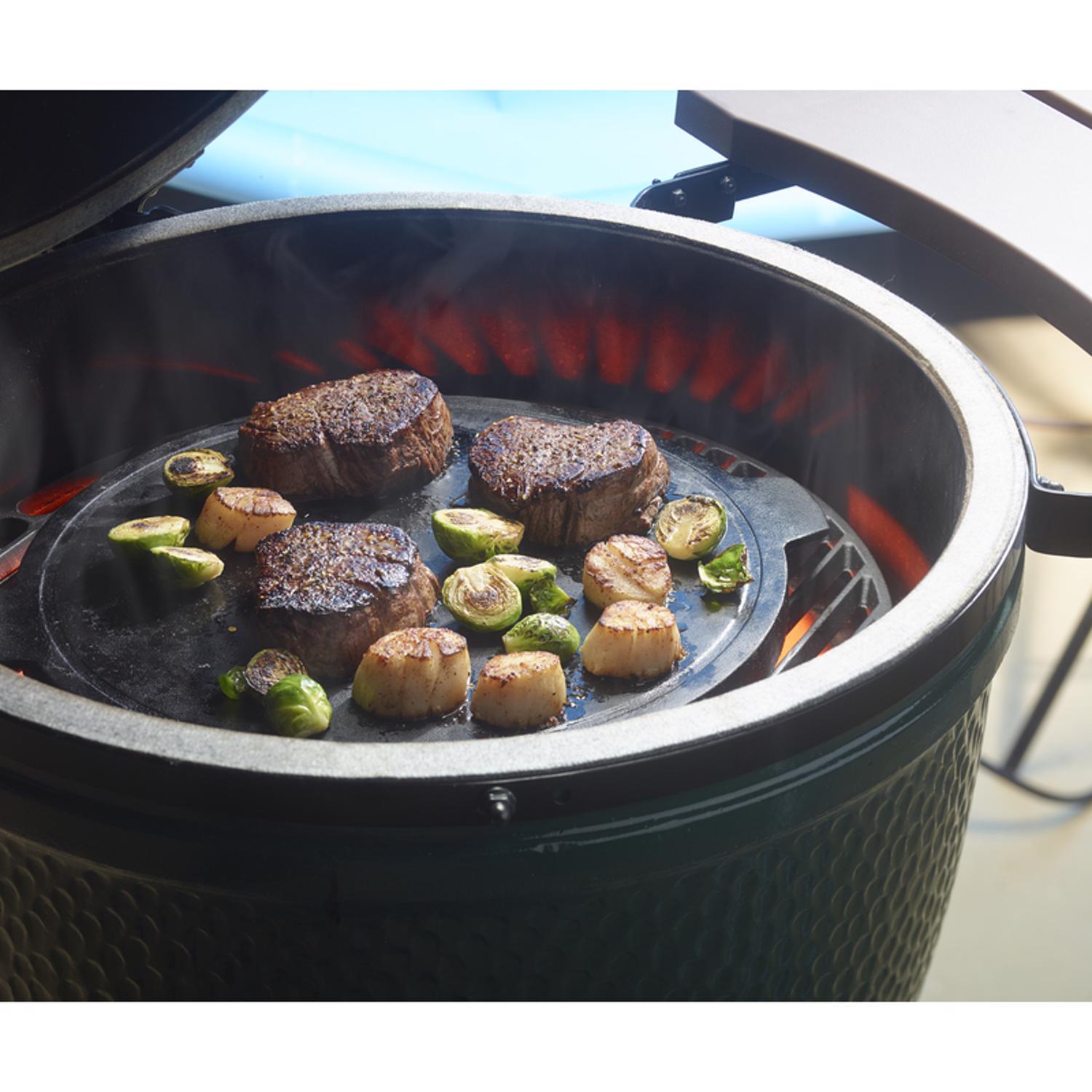 Big Green Egg Cast Iron Plancha Griddle 14 in. L X 14 in. W