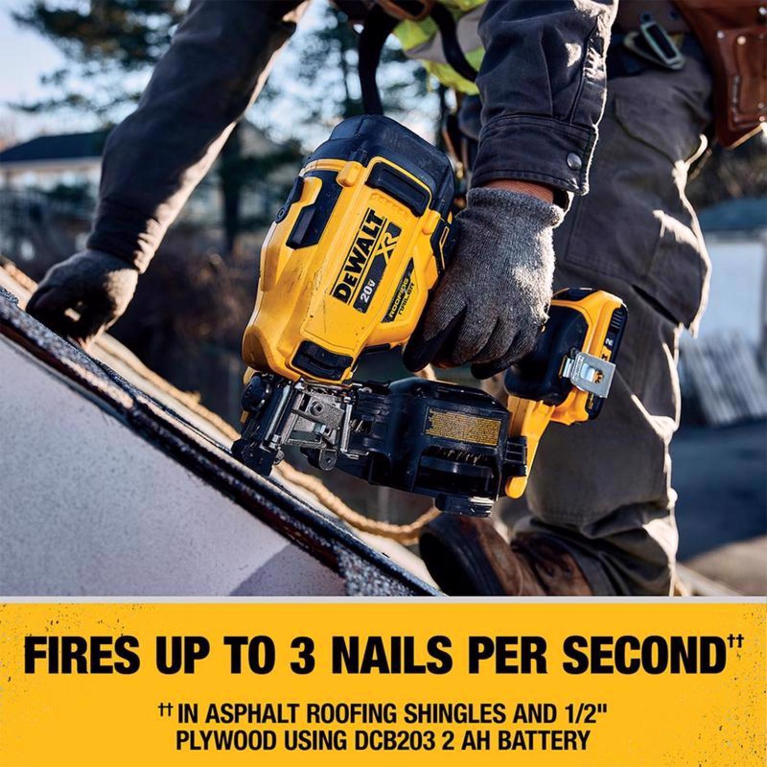 DeWalt 20V MAX Cordless 15 deg Coil Roofing Nailer Kit (Battery & Charger) 20 V