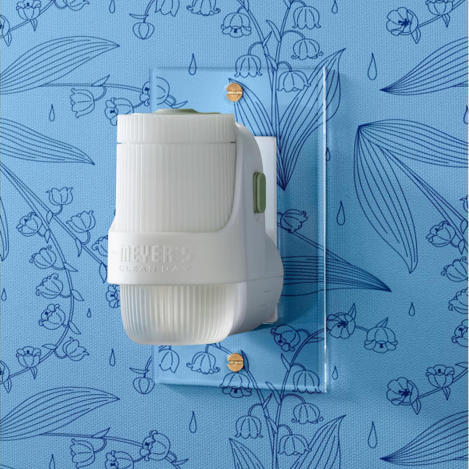 Mrs. Meyer's Clean Day Rain Water Scent Air Freshener Oil Refill 0.67 oz Liquid 2 pk