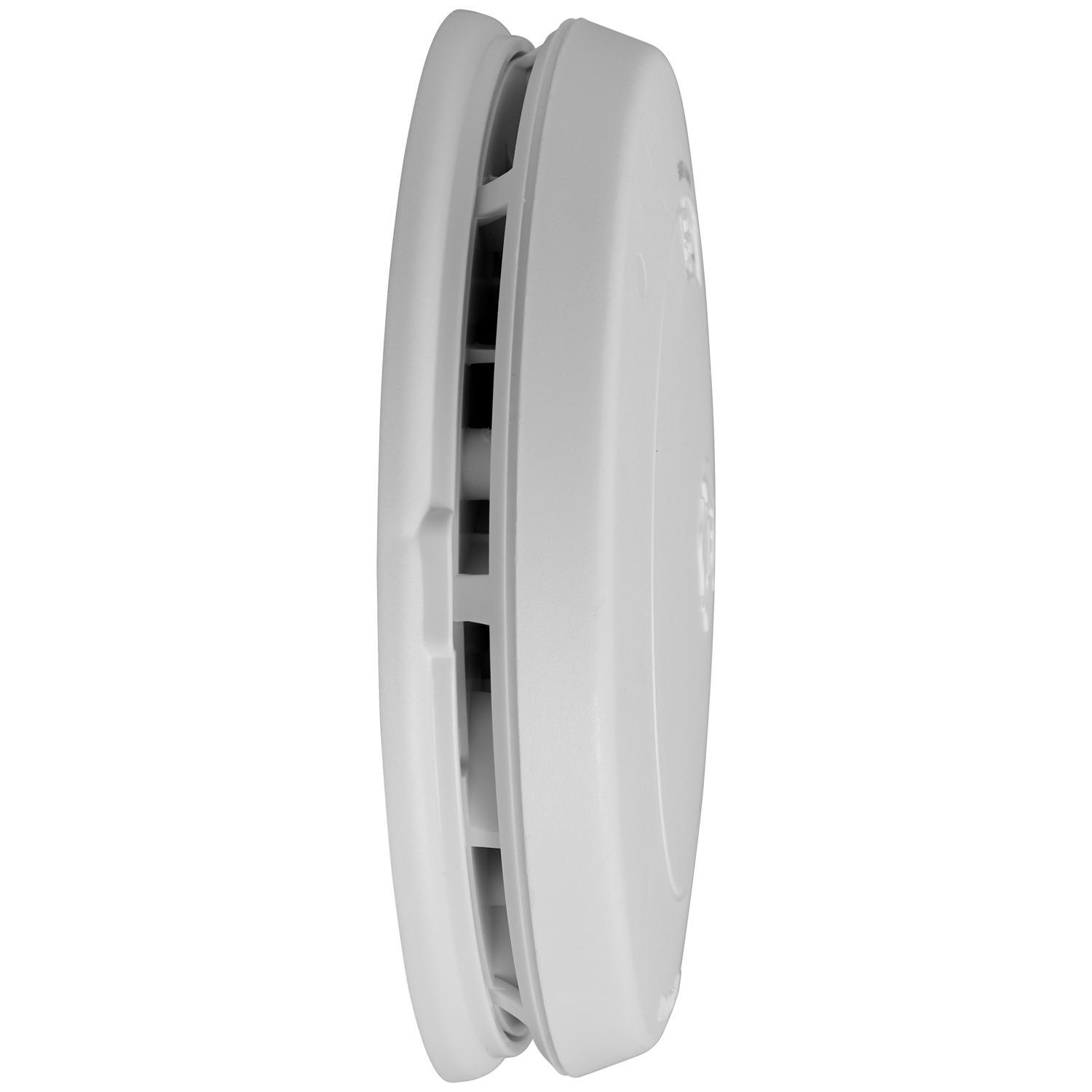 First Alert 10 Year Voice and Location Battery-Powered Photoelectric Smoke Detector 1 pk