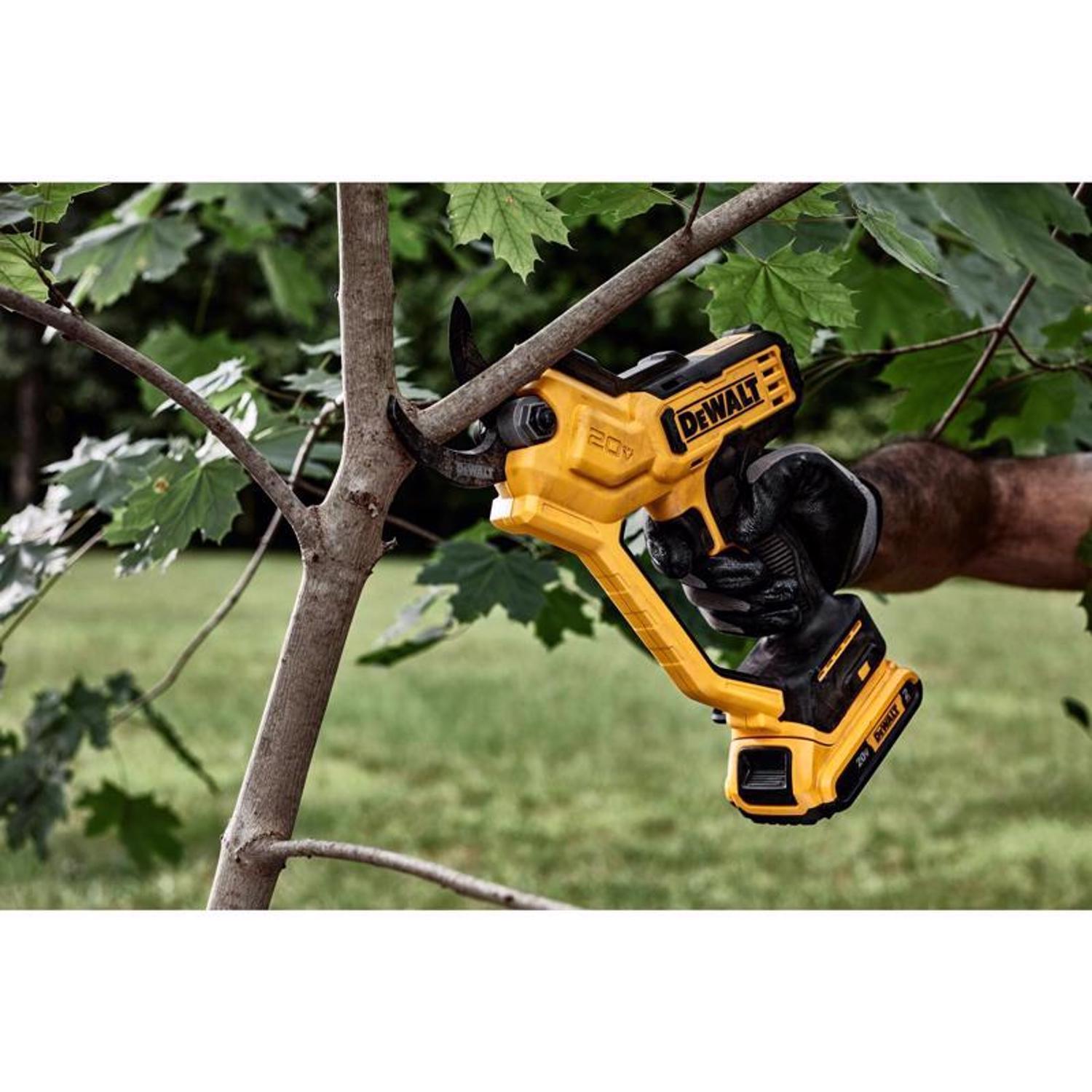 DeWalt 20V MAX Steel Cordless Pruner (TOOL ONLY)