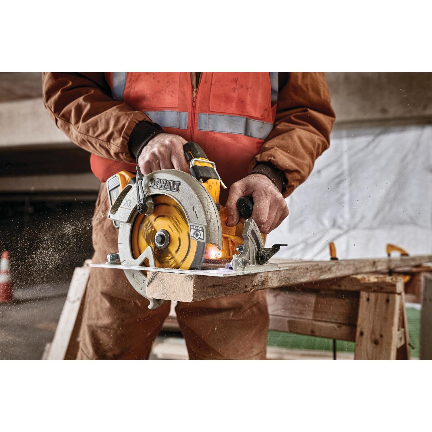 DeWalt 8-1/4 in. D X 5/8 in. Tungsten Carbide Circular Saw Blade 24 teeth 1 pk