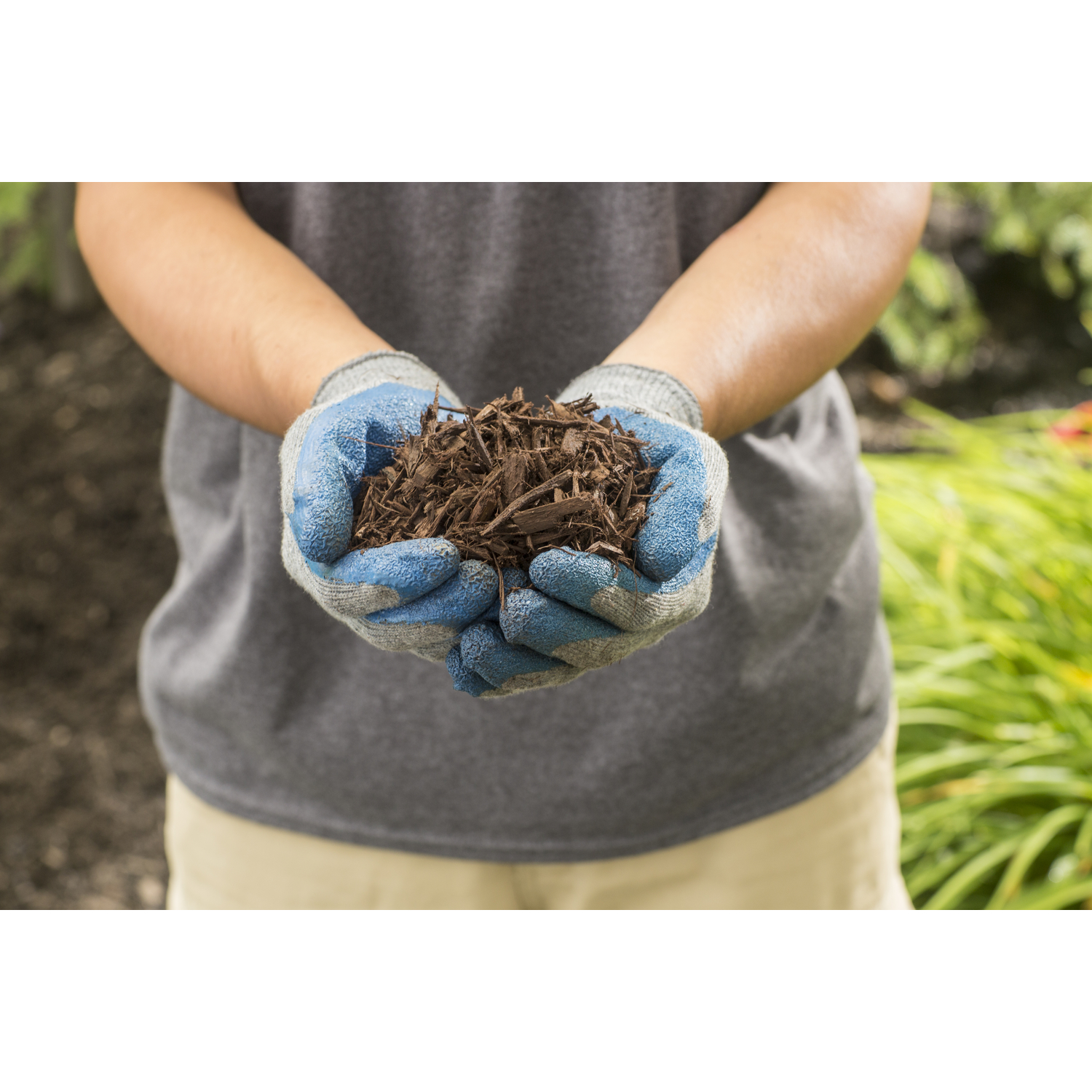 Scotts Nature Scapes Deep Forest Brown Bark Color Enhanced Mulch 2 cu
