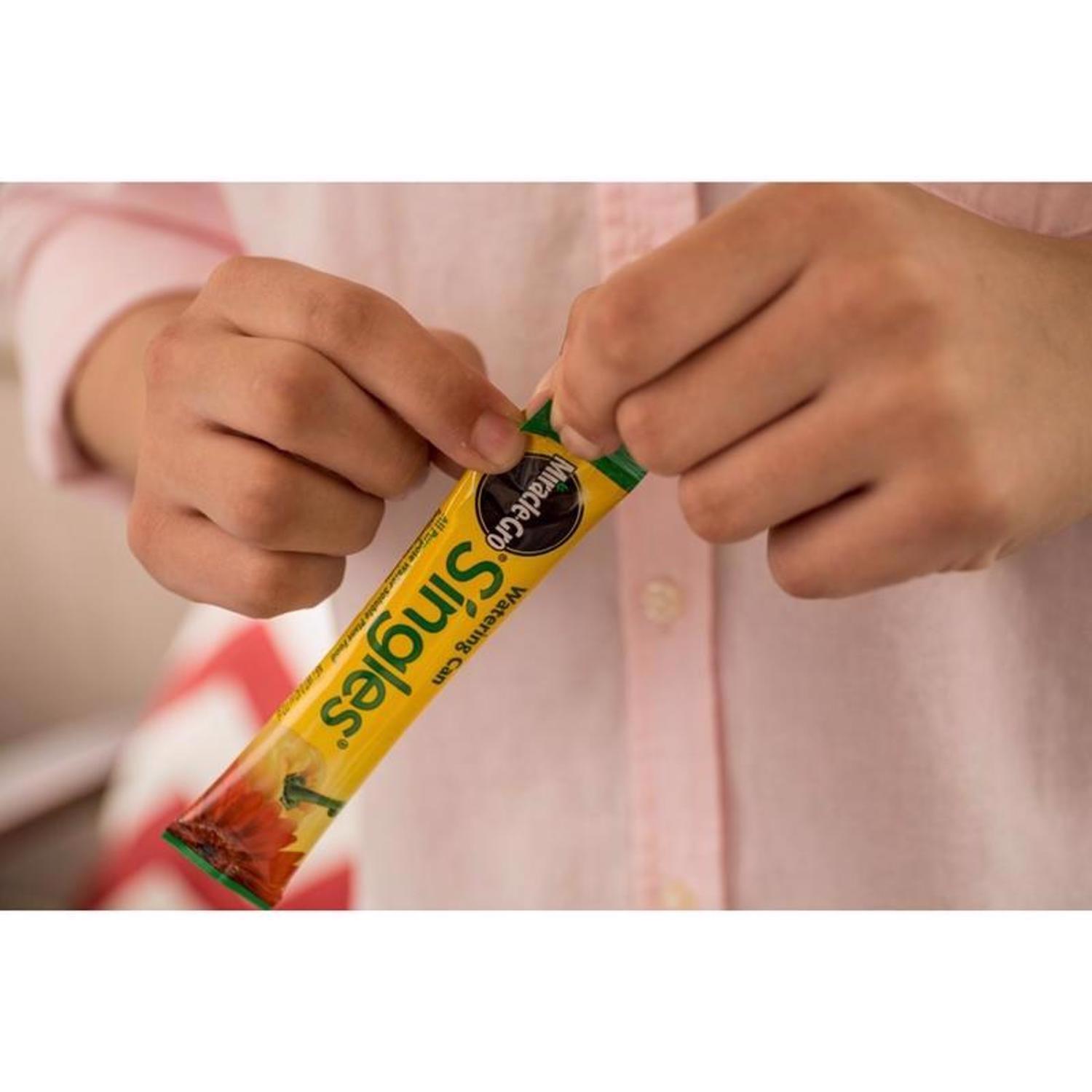 Miracle-Gro Watering Can Singles Powder Plant Food 24 pk