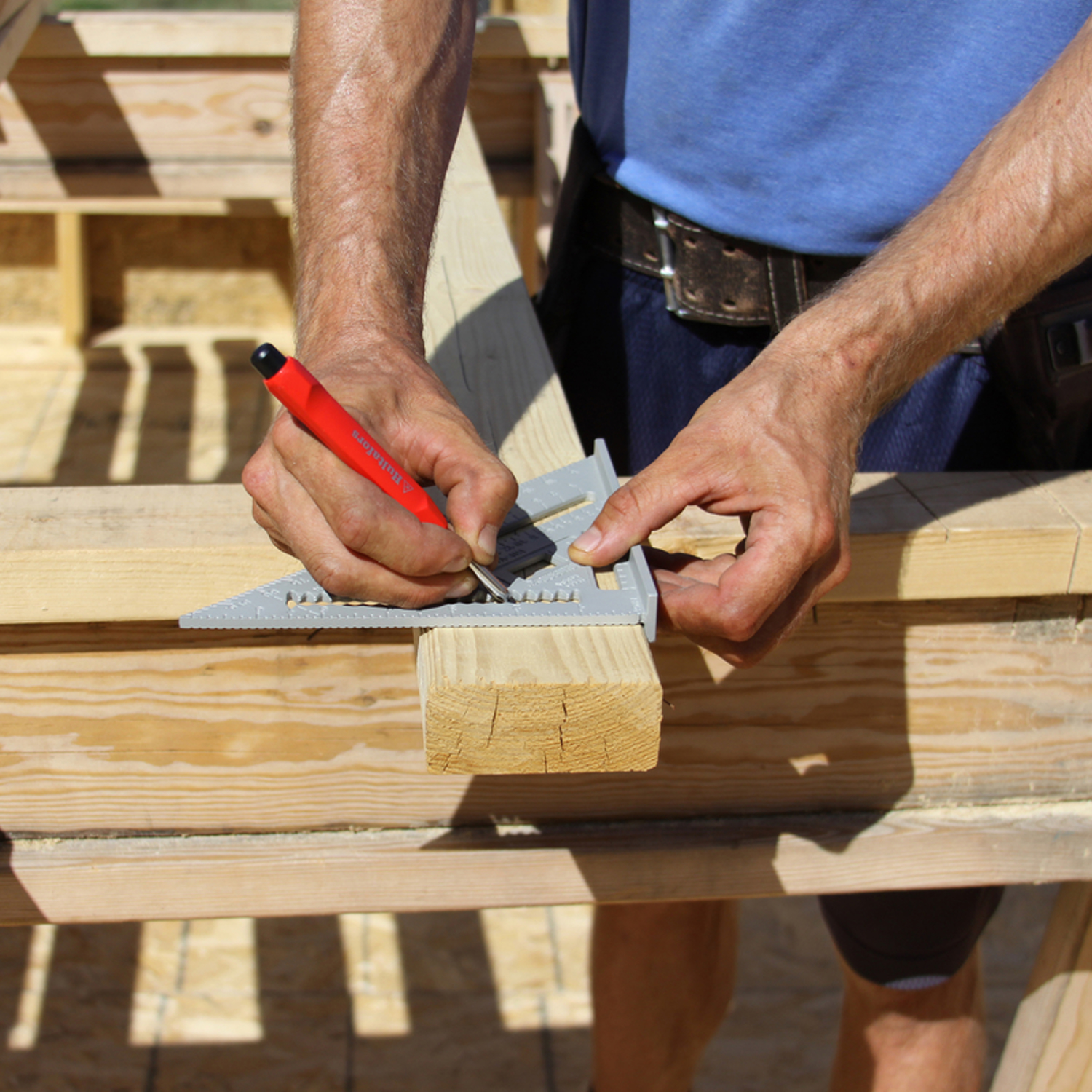thumbnail image 2 of Johnson Johnny Square 7-Inch Aluminum Rafter Square – Professional Grade, RAS-1B 2 of 5