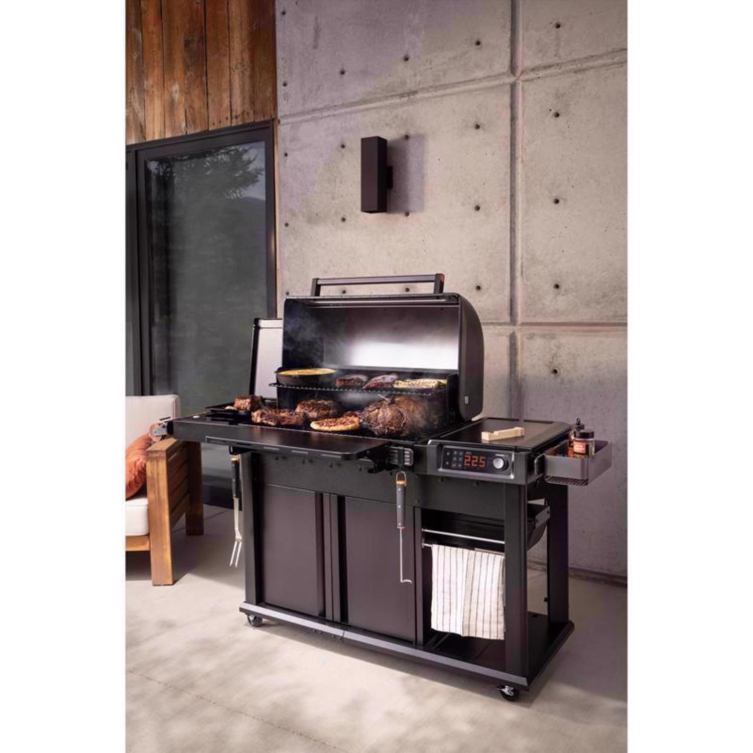 Traeger Woodridge Elite Wood Pellet WiFi Grill Black