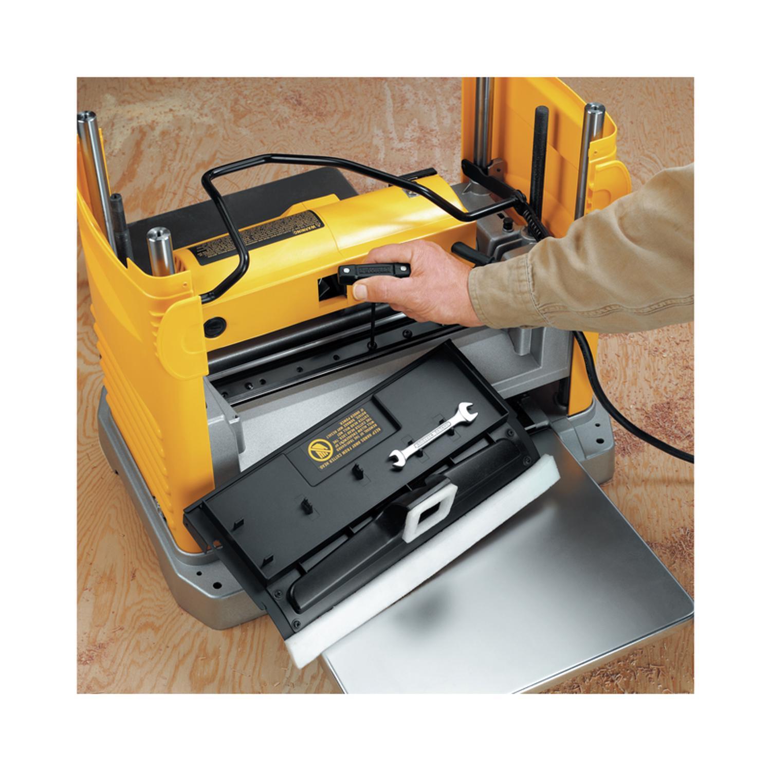 DeWalt 15 amps 12-1/2 in. Corded Planer Tool Only