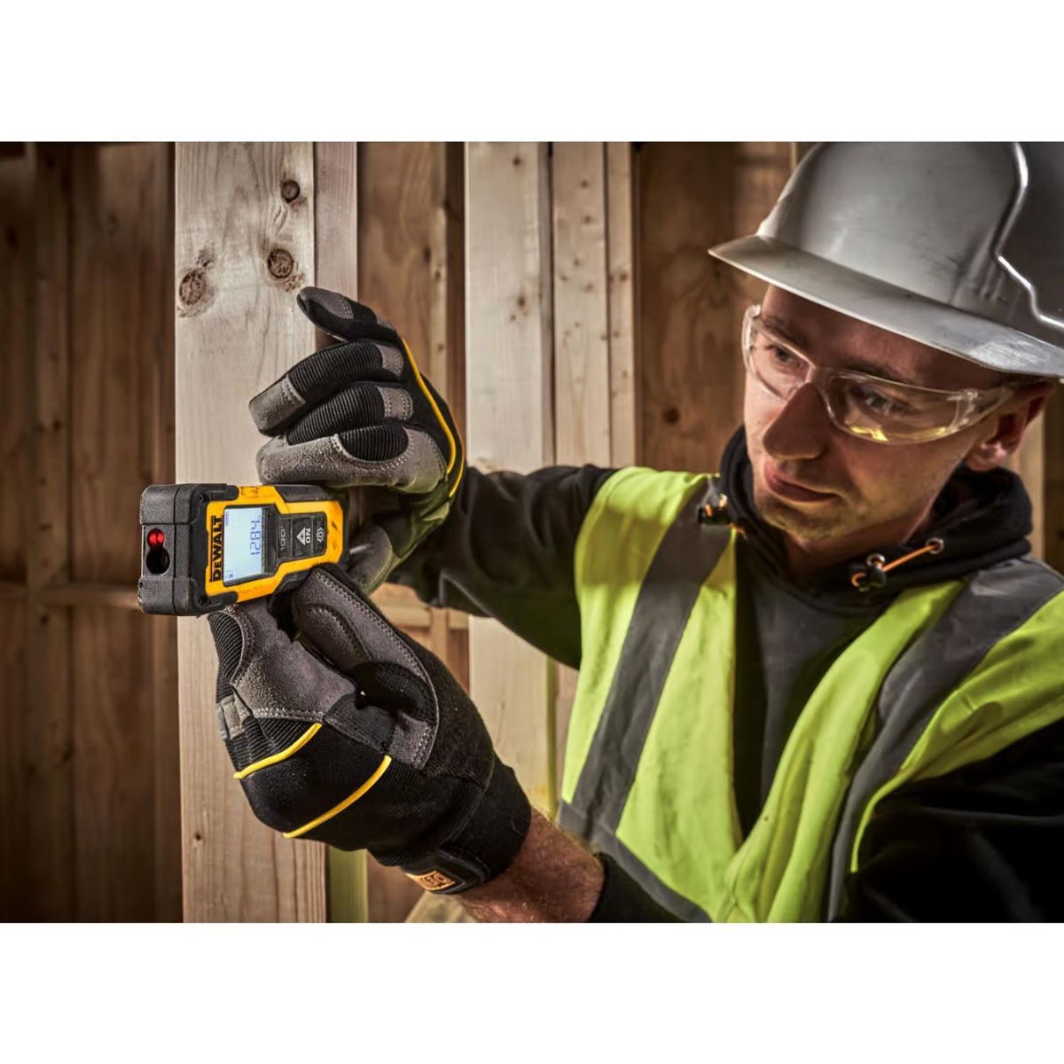 DeWalt 6.5 in. L x 3.8 in. W Laser Distance Measurer 100 ft. Black/Yellow 1 Piece