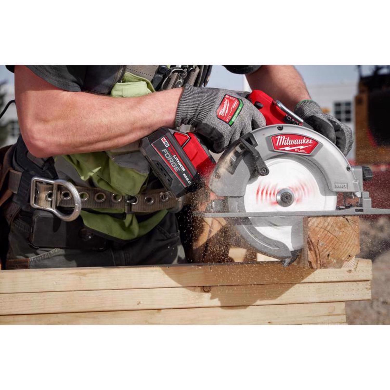 Milwaukee 18V M18 Redlithium FORGE XC6.0 6 Ah Lithium-Ion Battery 1 pc
