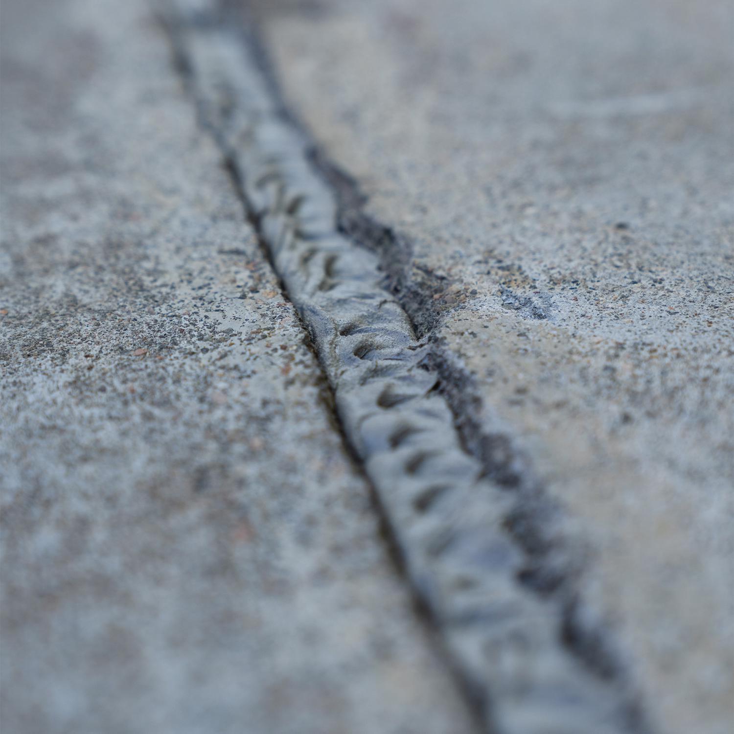 Sashco Slab Cement Crack Filler 10.5 linear ft Gray