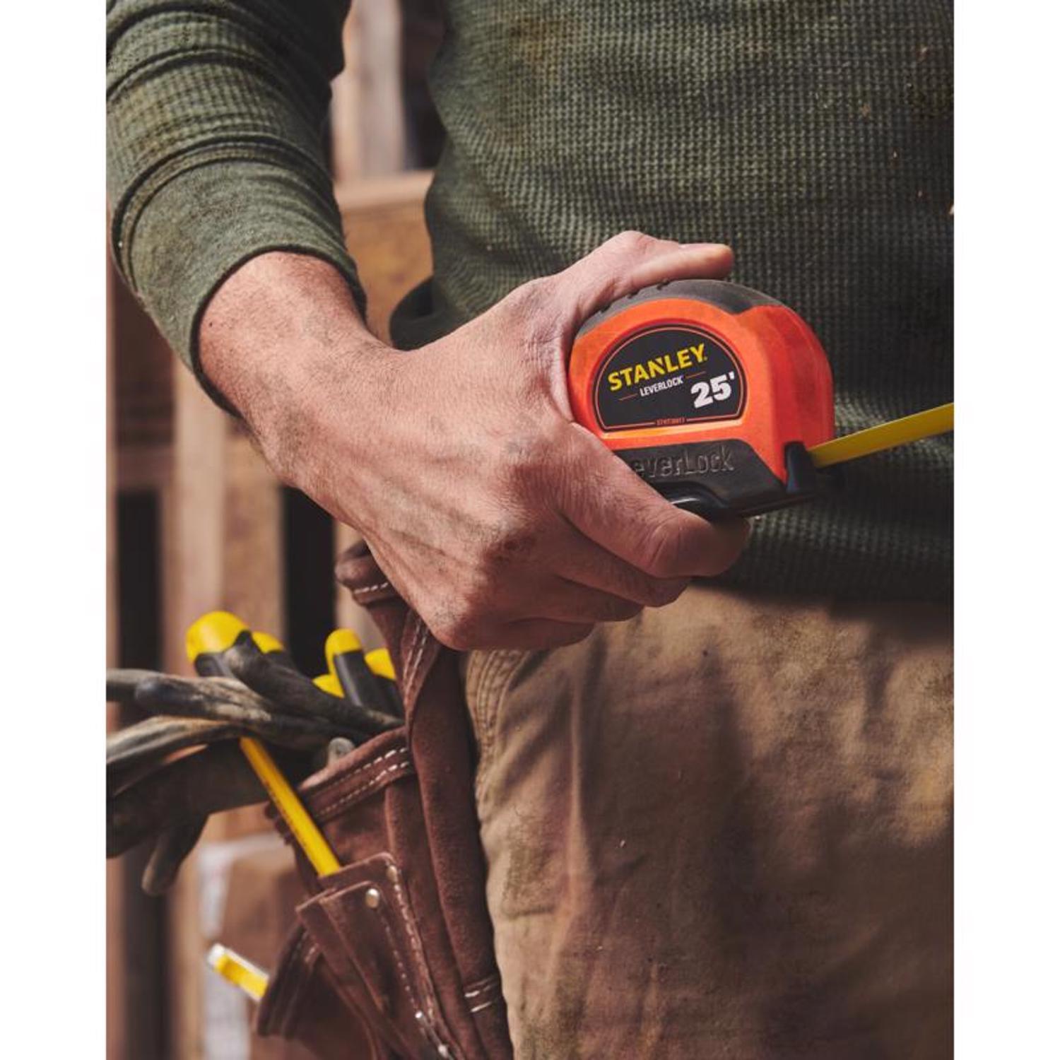 Stanley LeverLock 25 ft. L X 1 in. W Tape Measure 1 pk