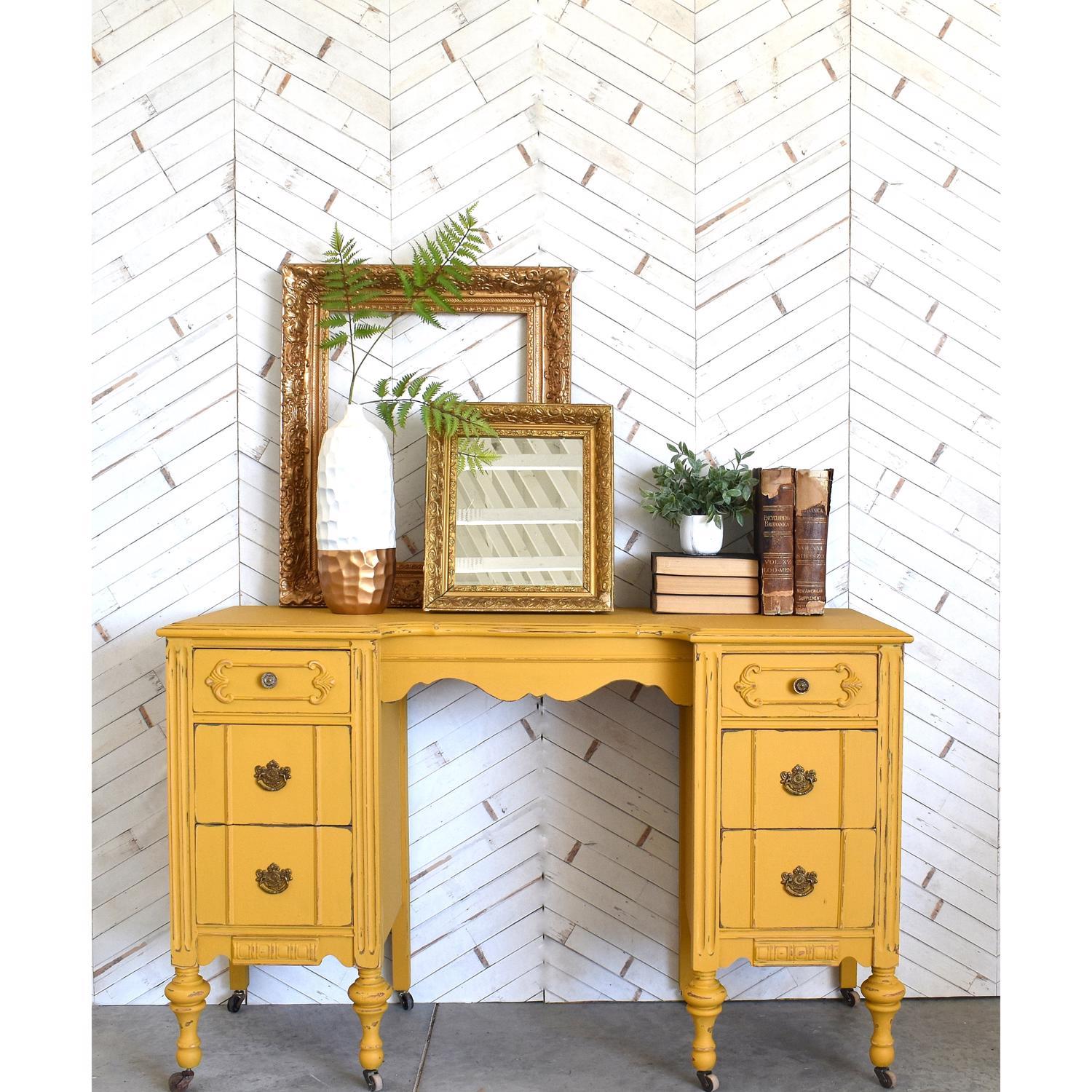 Rust-Oleum Matte Venetian Yellow Water-Based Acrylic Milk Paint 1 qt
