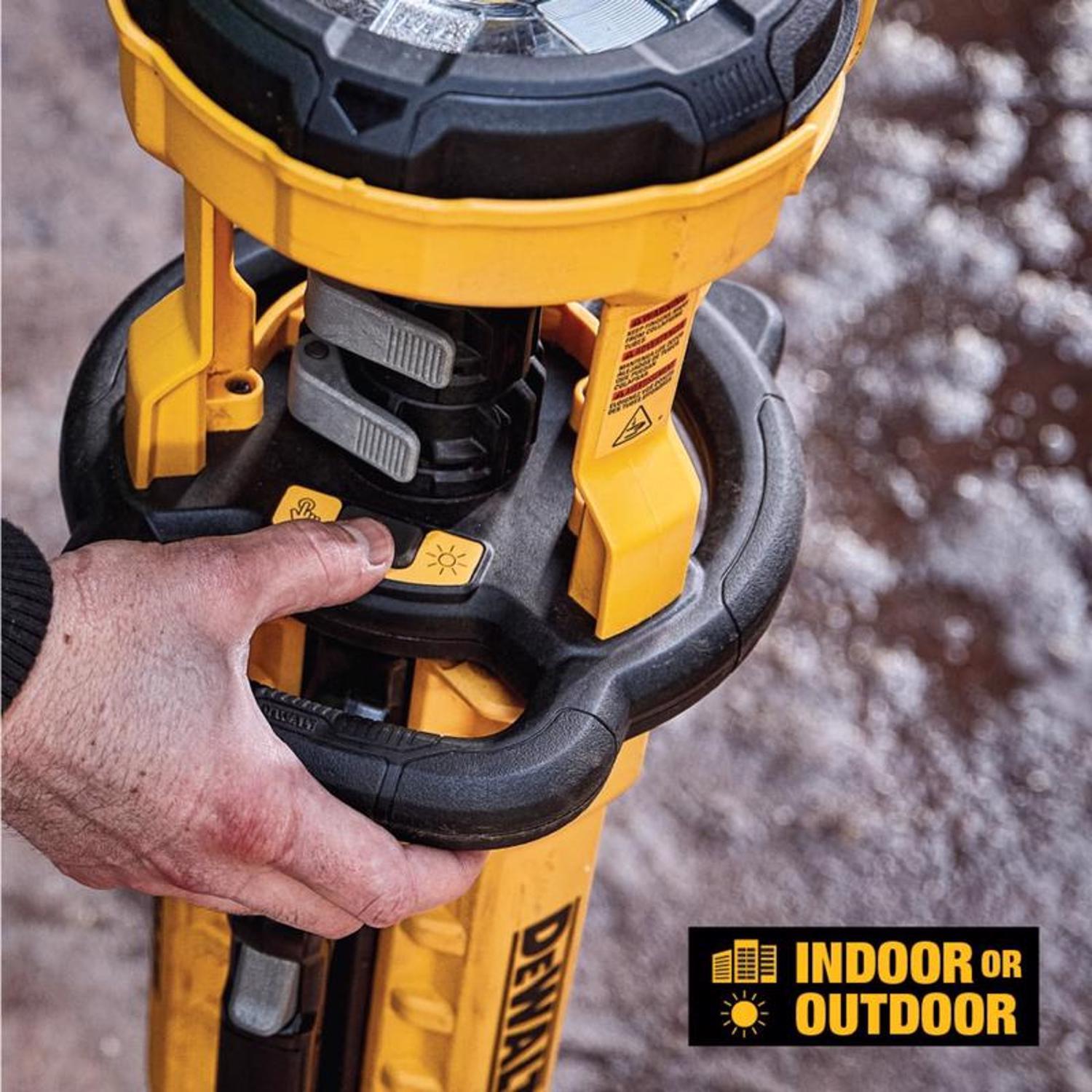 DeWalt 20V MAX 3,000 lm LED Battery Tripod Work Light