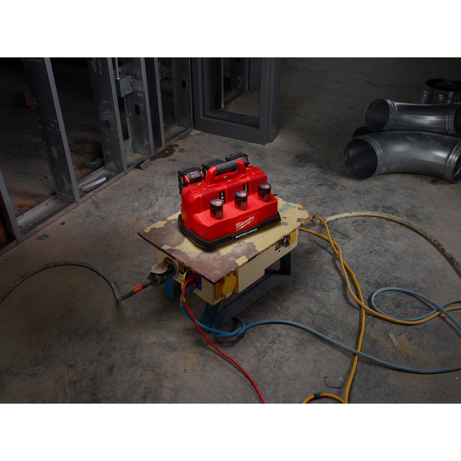 Milwaukee M18/M12 18/12 V 6-Port Rapid Charging Station 1 pc