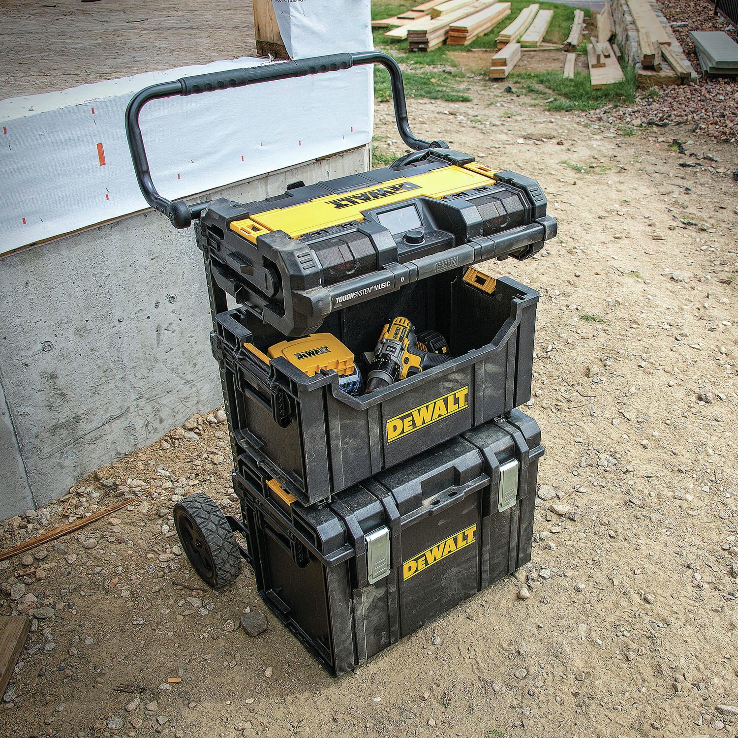 DeWalt ToughSystem 20 V Lithium-Ion Worksite Radio and Charger 1 pc