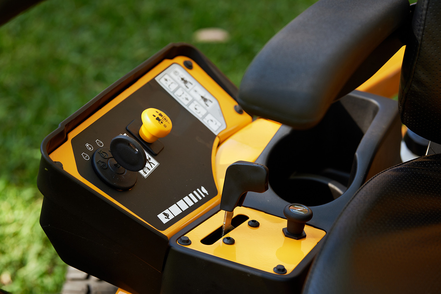 Cub Cadet Ultima ZT1 42 Zero-Turn Lawn Mower