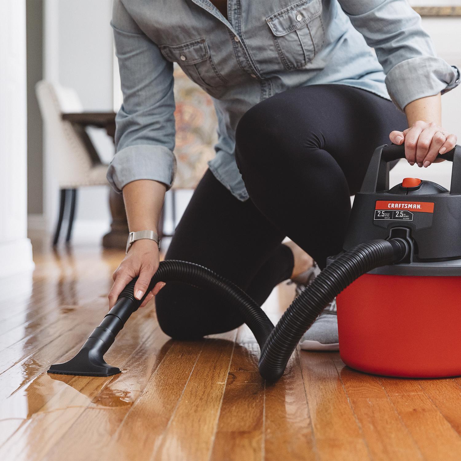 Craftsman 2.5 gal Corded Wet/Dry Vacuum Tool Only 3 amps 120 V 1.75 HP