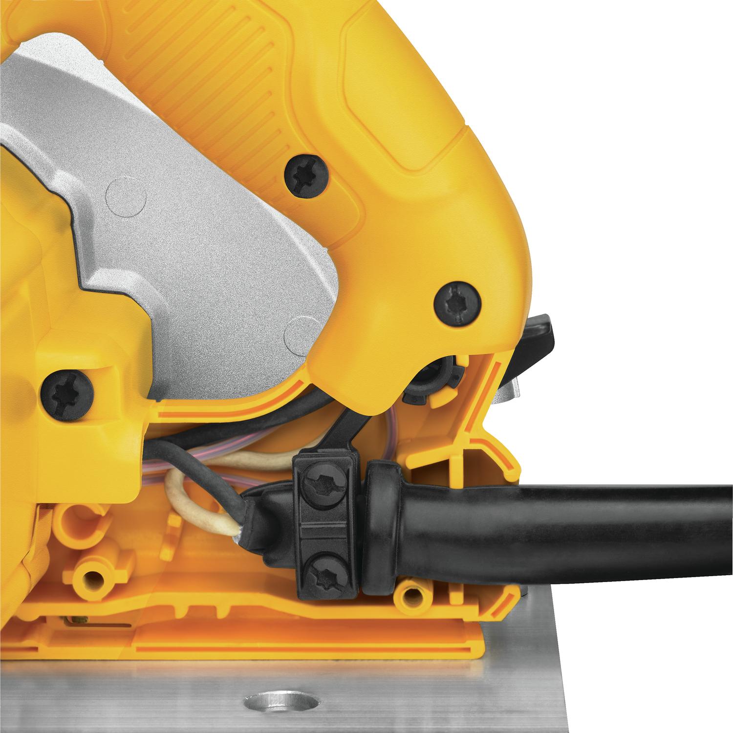 DeWalt 15 amps 7-1/4 in. Corded Lightweight Circular Saw