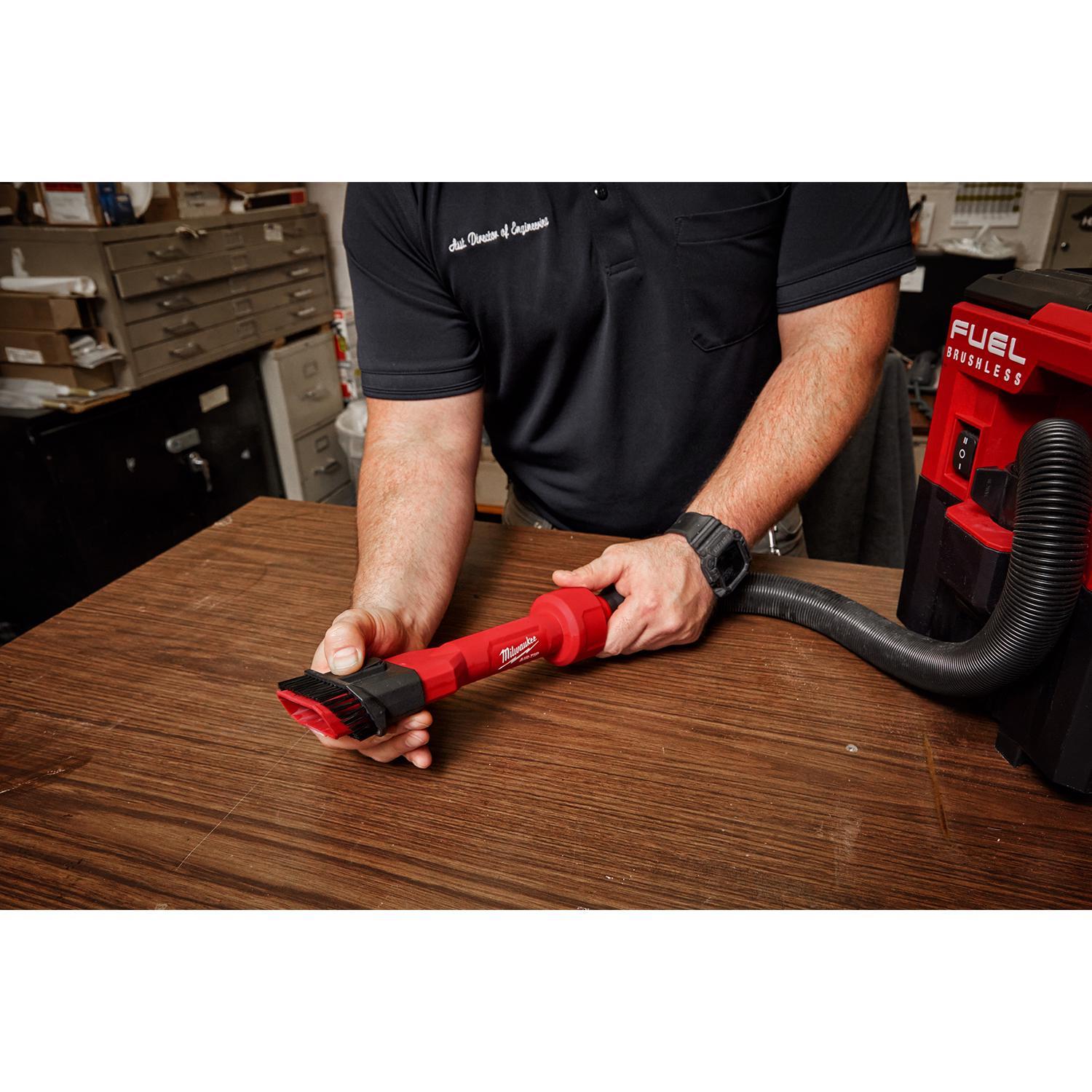 Milwaukee AIR-TIP 1-1/4 in. - 2-1/2 in. Shop 2 in 1 Utility Wet/Dry Vac Brush 1 pc