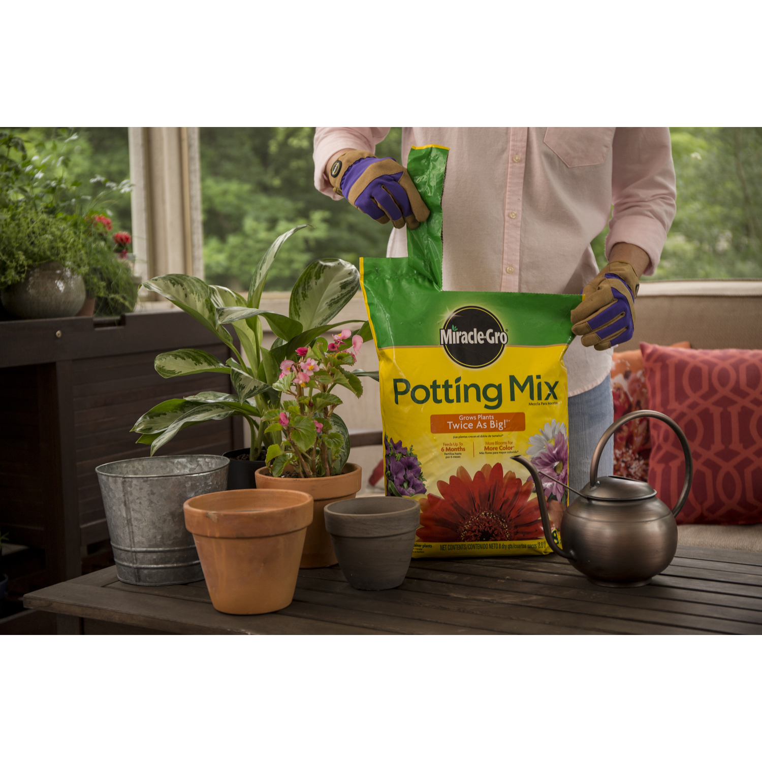 Miracle-Gro Flower and Plant Potting Mix 1 cu ft