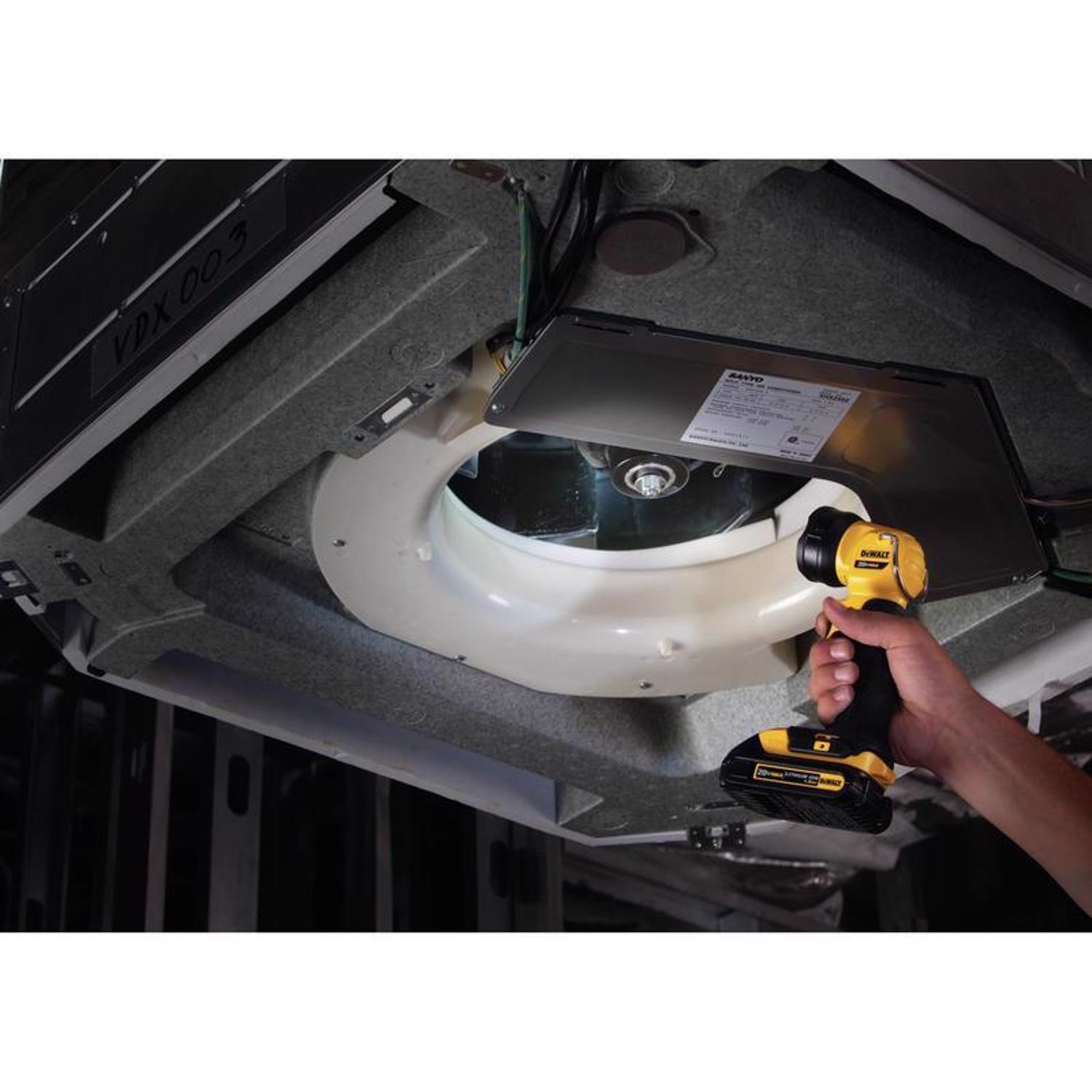 DeWalt 20V MAX 110 lm Black/Yellow LED Work Light Flashlight