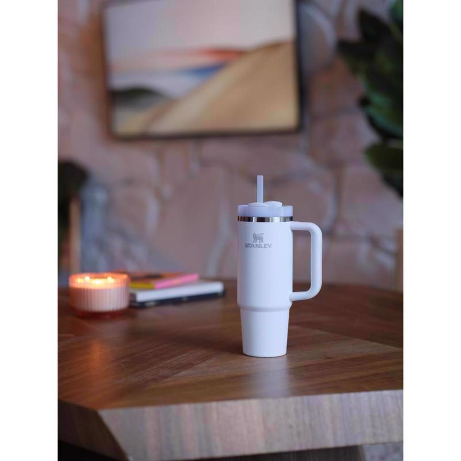 Stanley The Quencher H2.0 FlowState 30 oz White BPA Free Double-Wall Vacuum Insulated Tumbler