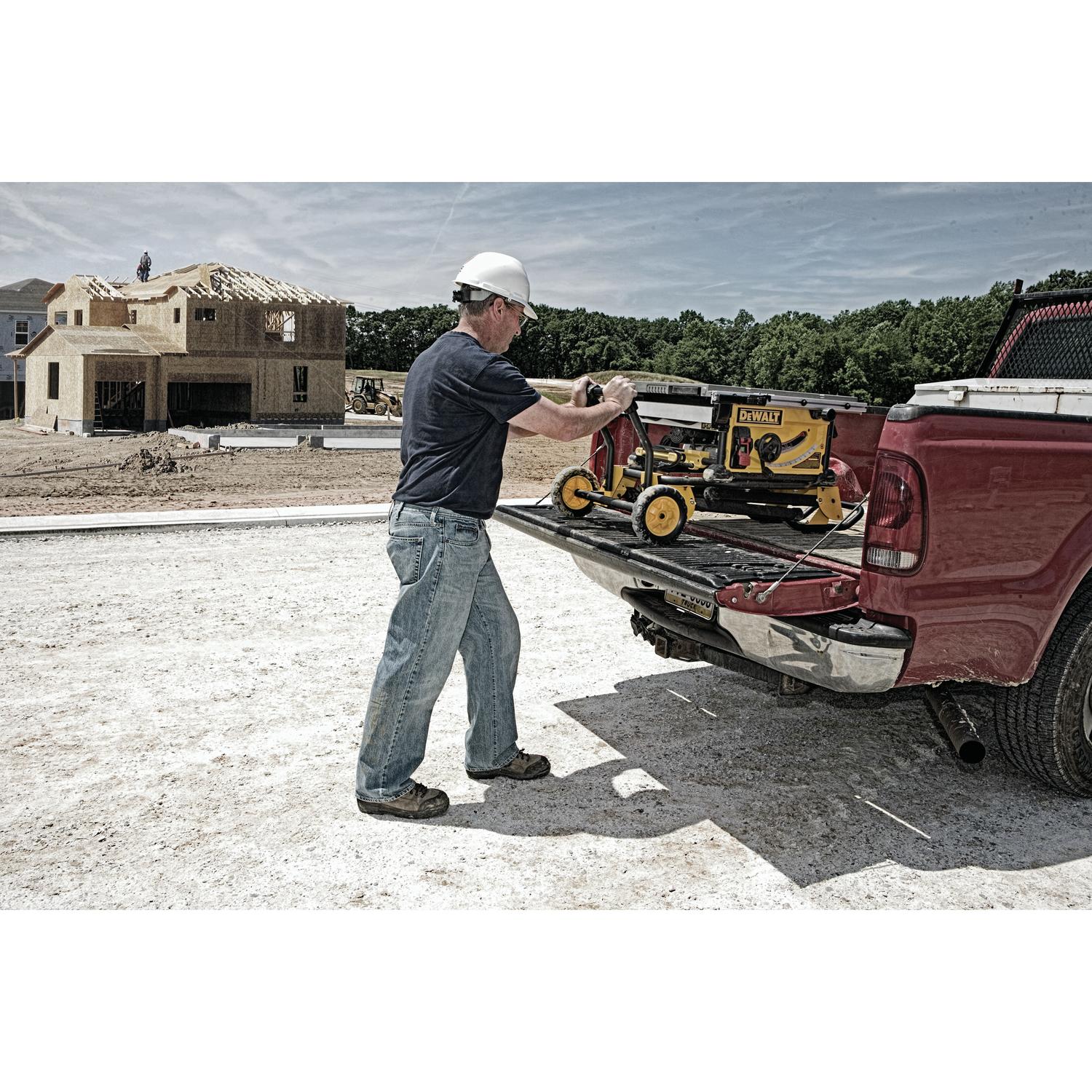 DeWalt 15 amps Corded 10 in. Table Saw