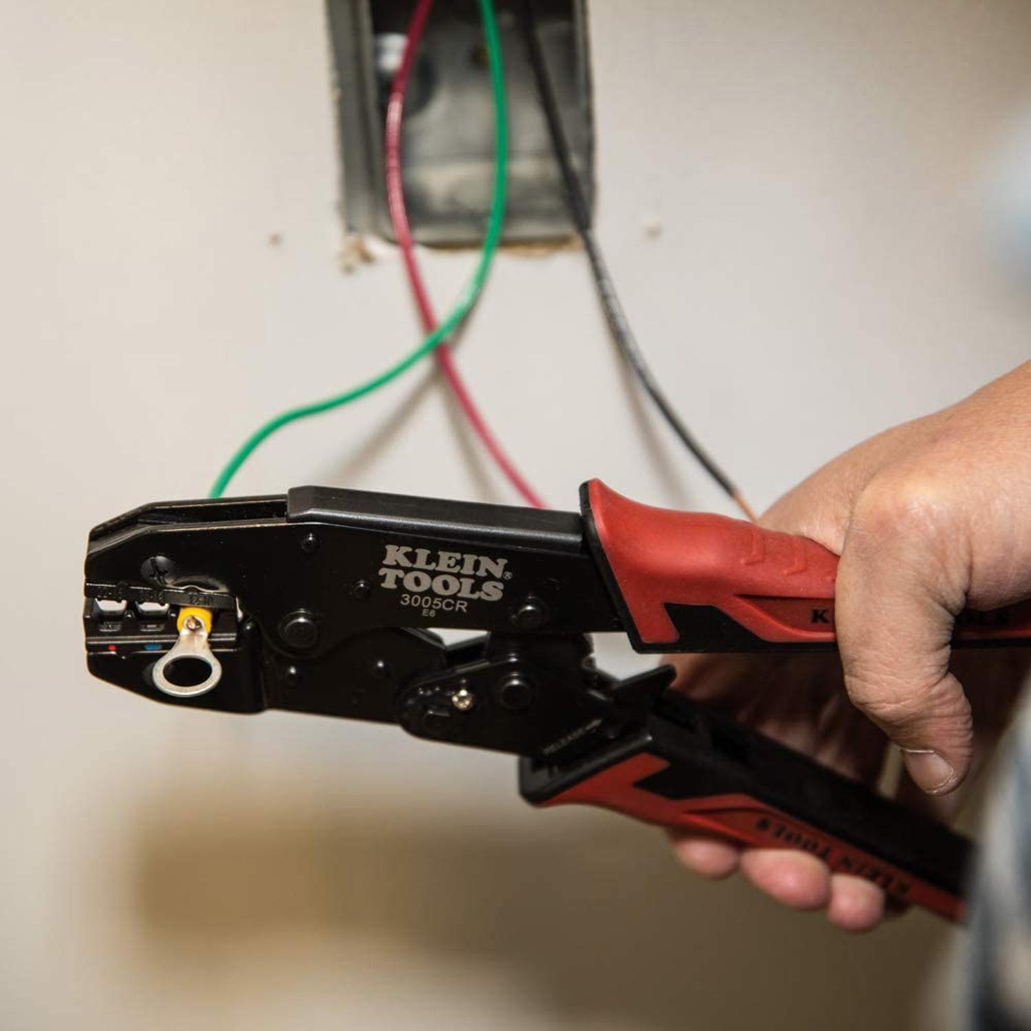 Klein Tools 10-22 AWG 9 in. L Ratcheting Crimper