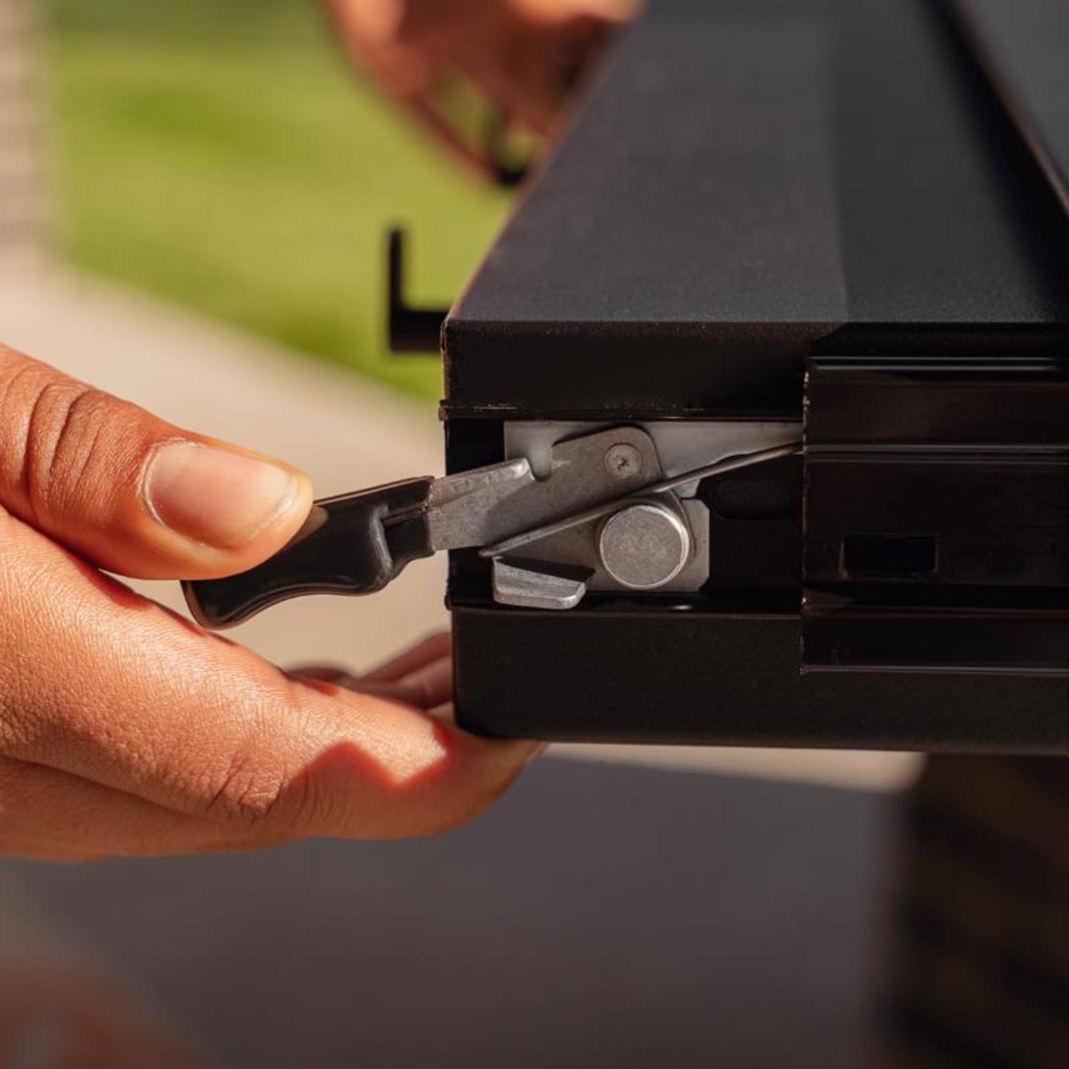 Blackstone Iron Forged 4 Burner Liquid Propane Outdoor Griddle with Hood Black