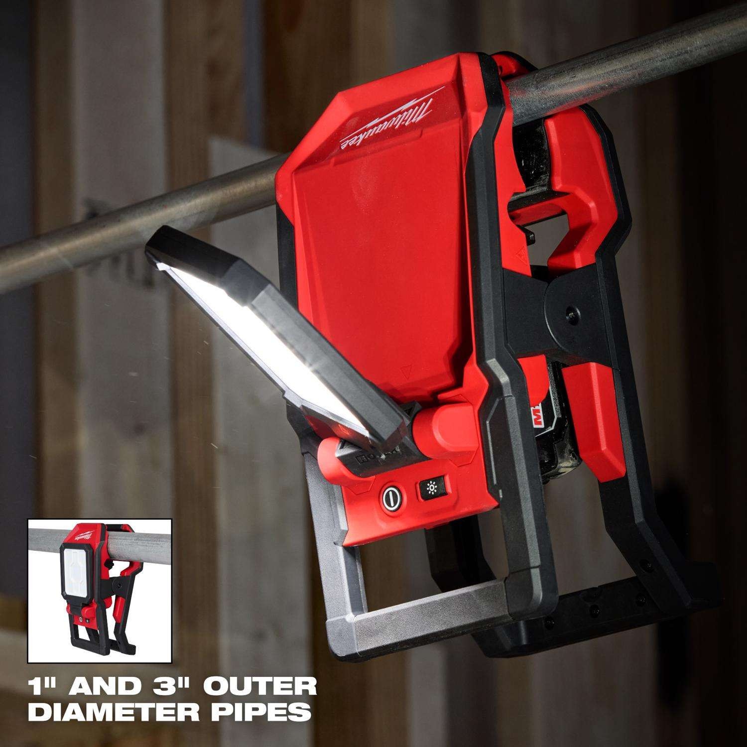 Milwaukee M18 Rover 2000 lm LED Battery Handheld Flood Light