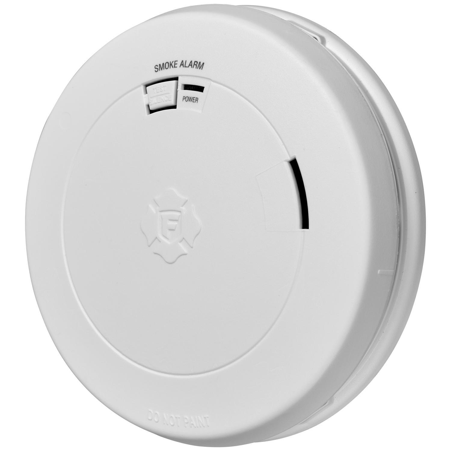 First Alert Slim Battery-Powered Photoelectric Smoke Detector 1 pk