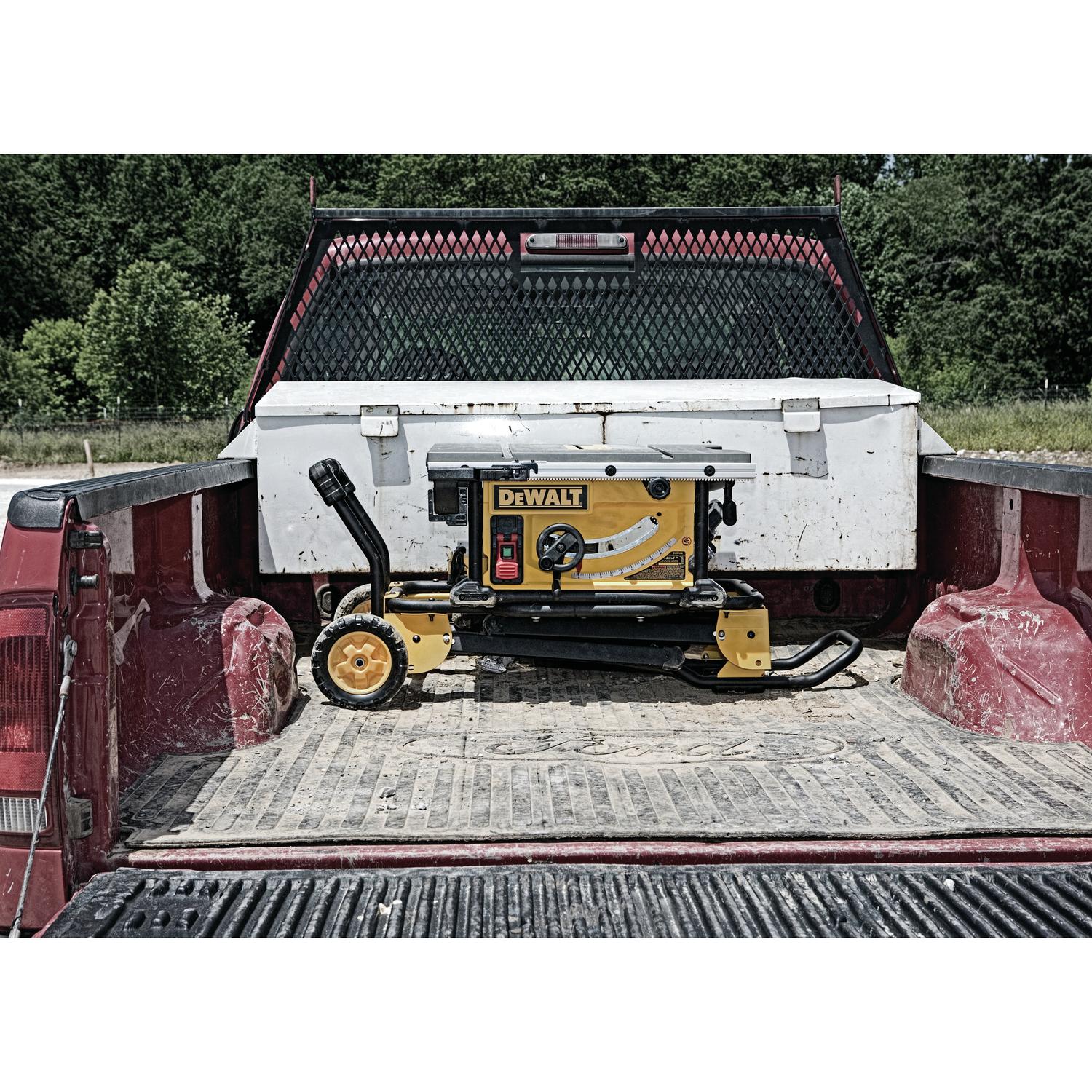 DeWalt 15 amps Corded 10 in. Table Saw