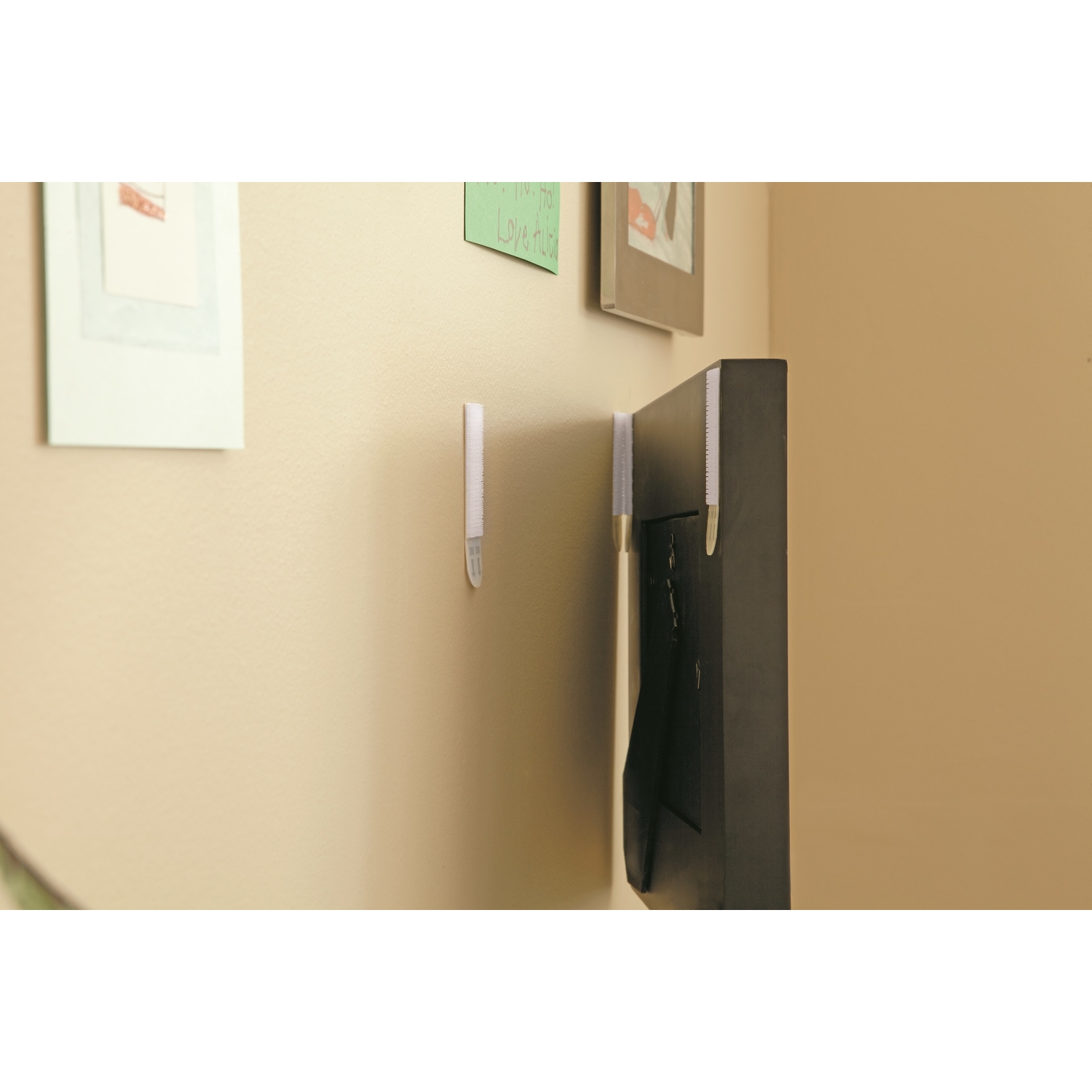3M Command White Medium Picture Hanging Strips 12 lb 6 pk