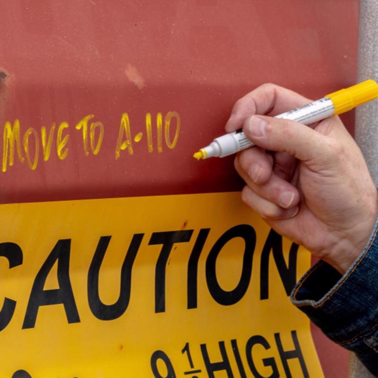 C.H. Hanson El Marko Yellow Valve Tip Paint Marker 1 pk