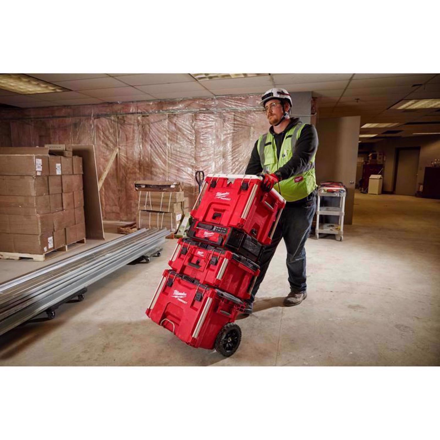 Milwaukee Packout 18.6 in. Rolling Tool Box Black/Red